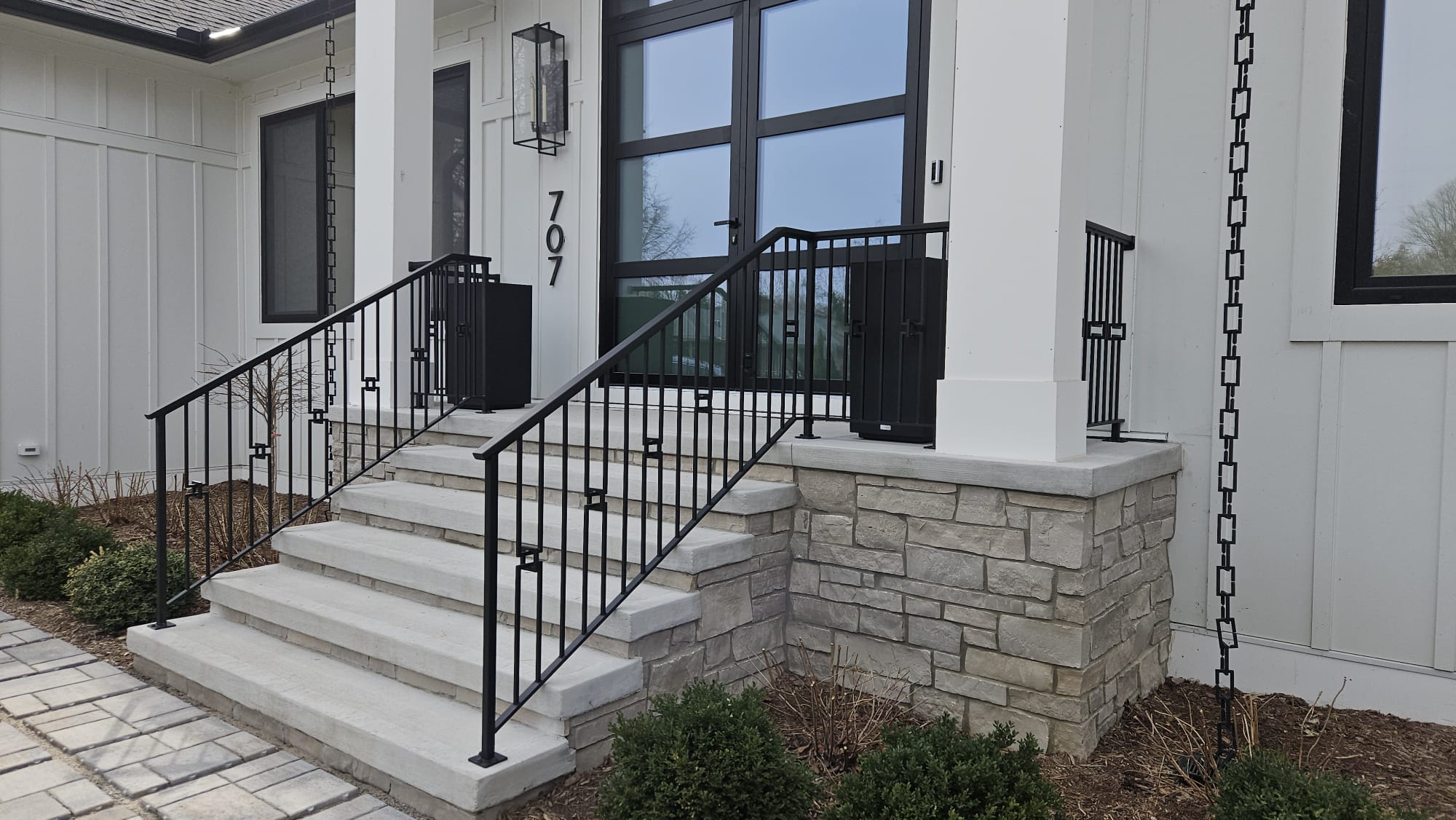Custom Porch & Patio Railings in Warren, MI | San Marino Iron Inc. - Front%20Porch%20Ring%20Design%20Hand%20Rail